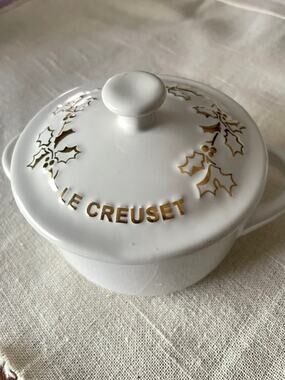 Le Creuset White Gold Holly Mini Cocotte Covered Stoneware Baker Holiday NWT